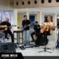 Penampilan live music yang menghibur para penumpang di area terminal Bandara Sam Ratulangi Manado dalam perayaan Hari Pelanggan Nasional pada Jumat (04/09/26).