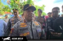 saat memberikan keterangan kepada awak media usai upacara penyerahan pataka di halaman Mapolda Sulut pada 10/09/26.