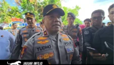 saat memberikan keterangan kepada awak media usai upacara penyerahan pataka di halaman Mapolda Sulut pada 10/09/26.
