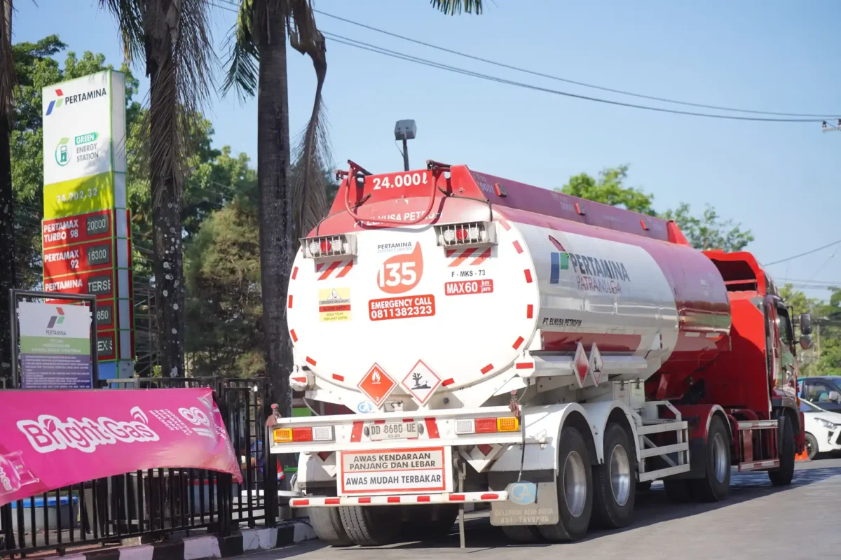 Pertamina Patra Niaga melakukan rekonfigurasi SPBU di Makassar, Gowa, dan Maros untuk mempercepat pengisian Pertalite serta mengurangi antrean.