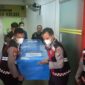 Petugas DVI Polri saat melakukan proses penanganan dan identifikasi korban KM Virgo Transport 8 di posko.