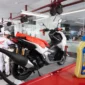 Ilustrasi pemeriksaan komponen shockbreaker motor di bengkel resmi AHASS.