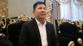 Ekonom senior sekaligus pengamat ekonomi Sulawesi Utara, Recky Langie, saat memberikan keterangan dan analisis mendalam mengenai lonjakan inflasi Sulawesi Utara sebesar 3,53 persen pada September 2026.
