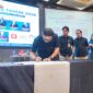 Tim Manajemen Pertamina Patra Niaga Regional Sulawesi bersama para narasumber dan jajaran Perwira melakukan penandatanganan komitmen anti-fraud dalam acara Fraud Awareness 2026 di Kota Makassar pada 29/09/26.