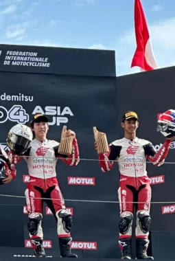 Melesat di Motegi, Badly Persembahkan Podium IM4AC untuk Indonesia