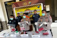 Kapolres Kepulauan Sitaro AKBP Ronald Andry Mauboy menyampaikan pengungkapan kasus narkotika dengan barang bukti 43 paket sabu seberat 9,12 gram.