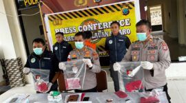 Kapolres Kepulauan Sitaro AKBP Ronald Andry Mauboy menyampaikan pengungkapan kasus narkotika dengan barang bukti 43 paket sabu seberat 9,12 gram.