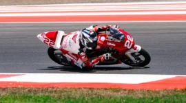 Pebalap binaan PT Astra Honda Motor, Bintang Pranata Sukma dan Resky Yusuf, saat berlaga di Idemitsu Moto4 Asia Cup 2026 di Pertamina Mandalika International Circuit, Nusa Tenggara Barat.