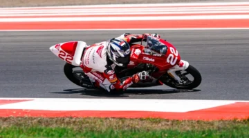 Pebalap binaan PT Astra Honda Motor, Bintang Pranata Sukma dan Resky Yusuf, saat berlaga di Idemitsu Moto4 Asia Cup 2026 di Pertamina Mandalika International Circuit, Nusa Tenggara Barat.