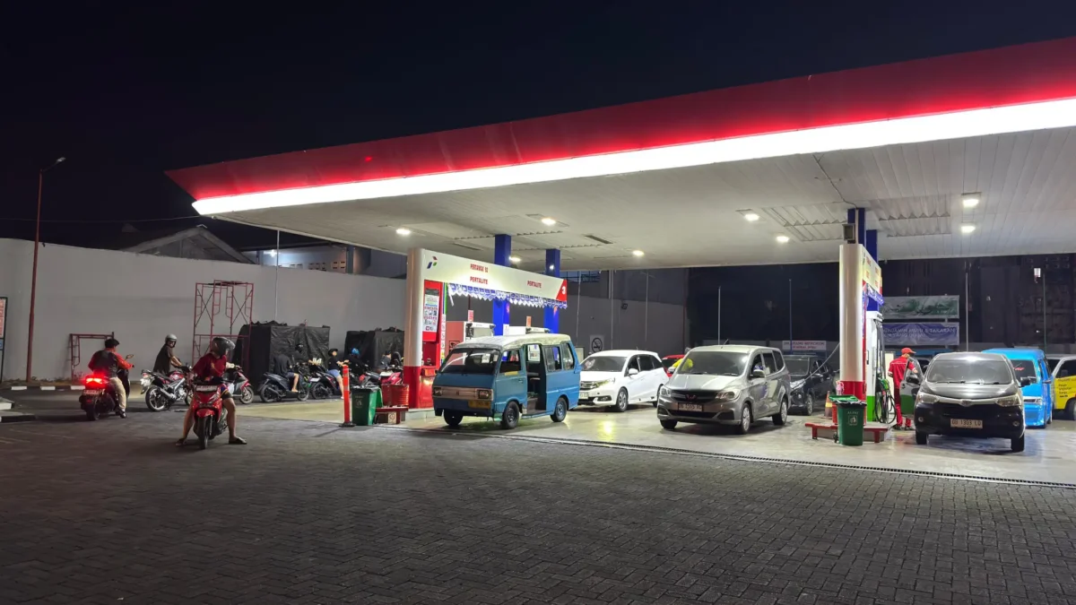 Pertamina Patra Niaga Regional Sulawesi menambah operator dan memperpanjang jam operasional SPBU di Sulawesi Utara untuk meningkatkan pelayanan kepada masyarakat.