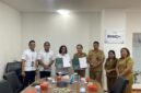 Pemerintah Kabupaten Kepulauan Sangihe bersama BPJS Ketenagakerjaan berfoto bersama usai menandatangani Perjanjian Kerja Sama (PKS) tentang perluasan perlindungan jaminan sosial bagi 5.000 pekerja informal di Kantor BPJS Ketenagakerjaan Manado, Senin (26/10/2026).