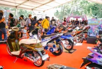 Puluhan ribu bikers menyaksikan Final Battle Honda Modif Contest 2026 di Ambarawa, Jawa Tengah, Sabtu (24/10/2026).