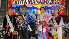 Suasana panggung malam puncak Pemilihan Duta Kebudayaan Kota Manado 2026 di Graha Gubernuran Bumi Beringin, Manado.
