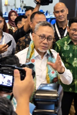 Zulkifli Hasan Buka World Coconut Day 2026 di Manado, Dorong Hilirisasi Kelapa