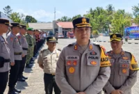 Kapolres Minahasa AKBP Steven Simbar, SIK, memimpin apel gelar pasukan Operasi Patuh Klabat 2026 di Mapolres Minahasa, Senin (26/10/2026).