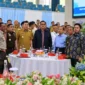 Plt. Kajati Sulawesi Utara Dr. Feri Tas menghadiri Rapat Koordinasi Pengawasan Peran Gubernur Bersama Komisi II DPR RI di Ruang Mapalus, Kantor Gubernur Sulawesi Utara, Senin (12/10/2026).