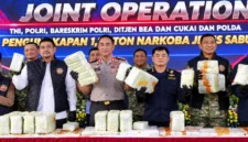 Kapolri Suyudi Ario Seto mengungkap kasus dugaan penyelundupan 1,16 ton ketamin di perairan Sumatera Utara.