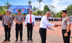 Polres Tomohon Beri Penghargaan kepada Tiga Satuan Kerja Berprestasi