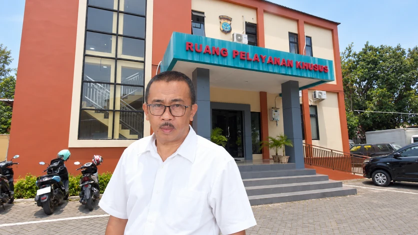 Wakil Ketua DPRD Kotamobagu Ahmad Sabir dan pelapor RM menjalani pemeriksaan konfrontasi di Mapolda Sulawesi Utara.