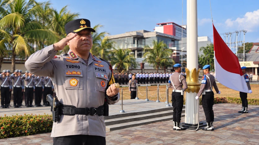 Kapolda Sulut Irjen Pol Yudo Hermanto memimpin upacara peringatan Hari Sumpah Pemuda ke-98 di Mapolda Sulut, Rabu (28/10/2026).