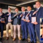 General Manager PT Angkasa Pura Indonesia Bandara Internasional Sam Ratulangi Manado, Radityo Ari Purwoko, saat menerima penghargaan Best Airport for Tourism Hub Route Innovation dari INACA di Gedung Cengkareng Heliport, Tangerang, Kamis (15/10/26).