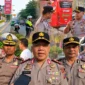 Kapolda Sulut Irjen Pol Yudo Hermanto bersama Wakapolda dan Pejabat Utama Polda Sulut turun langsung mengatur lalu lintas di Kota Manado.