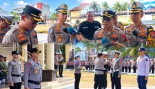 Wakapolda Sulut Brigjen Pol Susetio Cahyadi saat memimpin Apel Gelar Pasukan Operasi Patuh Klabat 2026 di Mapolda Sulut.