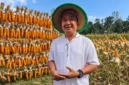 Owner Girian Jaya, Voultair Loma, saat diwawancarai awak media usai panen jagung varietas Yellow Corn di Minahasa Utara, Rabu (28/10/2026).