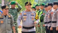 Kapolres Bolmut AKBP Andhika Fitransyah memimpin Apel Gelar Pasukan Operasi Patuh Klabat 2026 di Lapangan Apel Sanika Satyawada Polres Bolmut, Senin (26/10/2026).