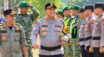 Kapolres Bolmut AKBP Andhika Fitransyah memimpin Apel Gelar Pasukan Operasi Patuh Klabat 2026 di Lapangan Apel Sanika Satyawada Polres Bolmut, Senin (26/10/2026).