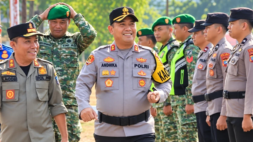 Kapolres Bolmut AKBP Andhika Fitransyah memimpin Apel Gelar Pasukan Operasi Patuh Klabat 2026 di Lapangan Apel Sanika Satyawada Polres Bolmut, Senin (26/10/2026).