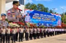 Kapolres Sitaro AKBP Ronald Andry Mauboy memimpin apel Operasi Patuh Klabat 2026 di Halaman Apel Polres Sitaro, Senin (26/10/2026).