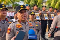 Kapolda Sulut Irjen Pol Yudo Hermanto memimpin upacara Pemberhentian Tidak Dengan Hormat (PTDH) terhadap empat personel di halaman Mapolda Sulut, Rabu (14/10/2026).