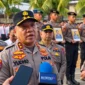 Kapolda Sulut Irjen Pol Yudo Hermanto memimpin upacara Pemberhentian Tidak Dengan Hormat (PTDH) terhadap empat personel di halaman Mapolda Sulut, Rabu (14/10/2026).